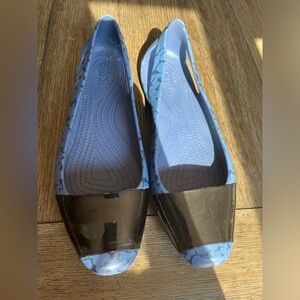 Crocs blue flats